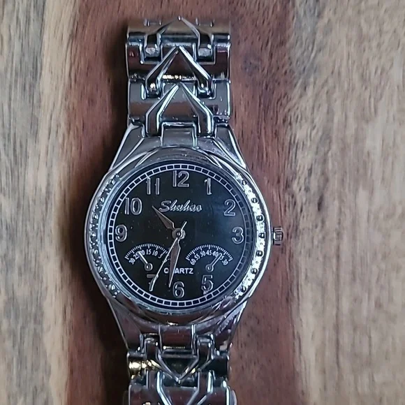 Quartz Watch - Picture 8 of 8